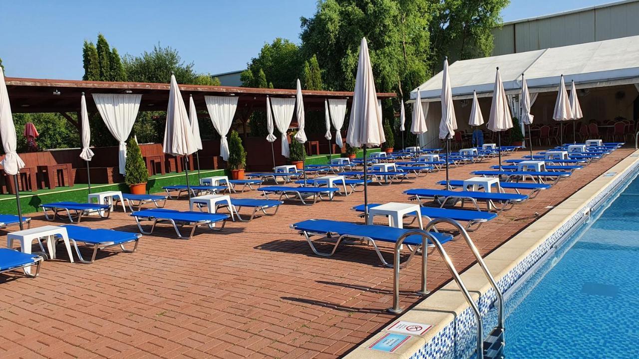 Hotel Garden Club ブラショフ エクステリア 写真