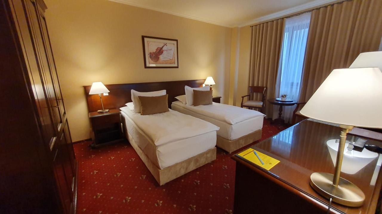 Hotel Garden Club ブラショフ エクステリア 写真