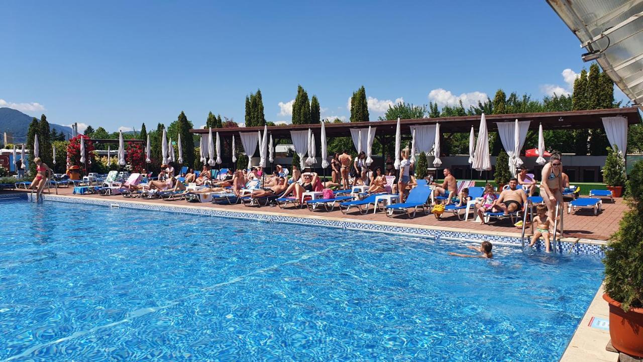 Hotel Garden Club ブラショフ エクステリア 写真