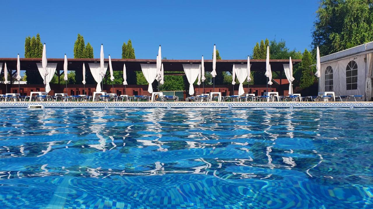 Hotel Garden Club ブラショフ エクステリア 写真