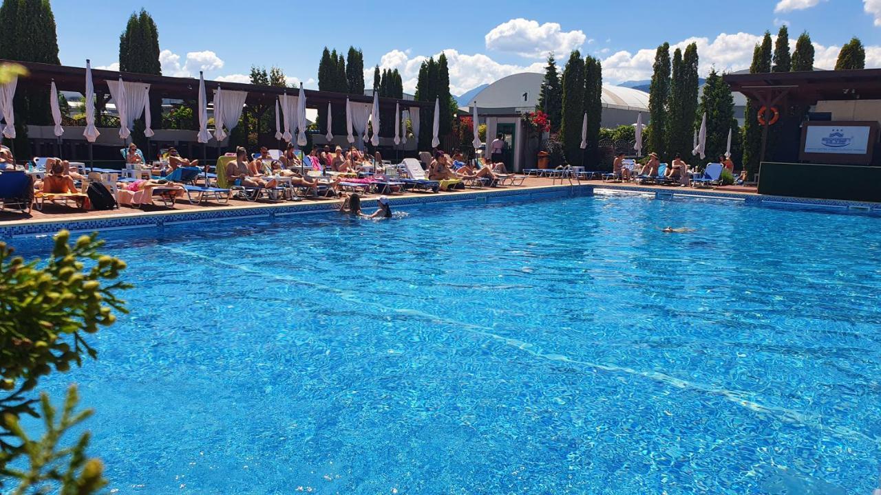 Hotel Garden Club ブラショフ エクステリア 写真