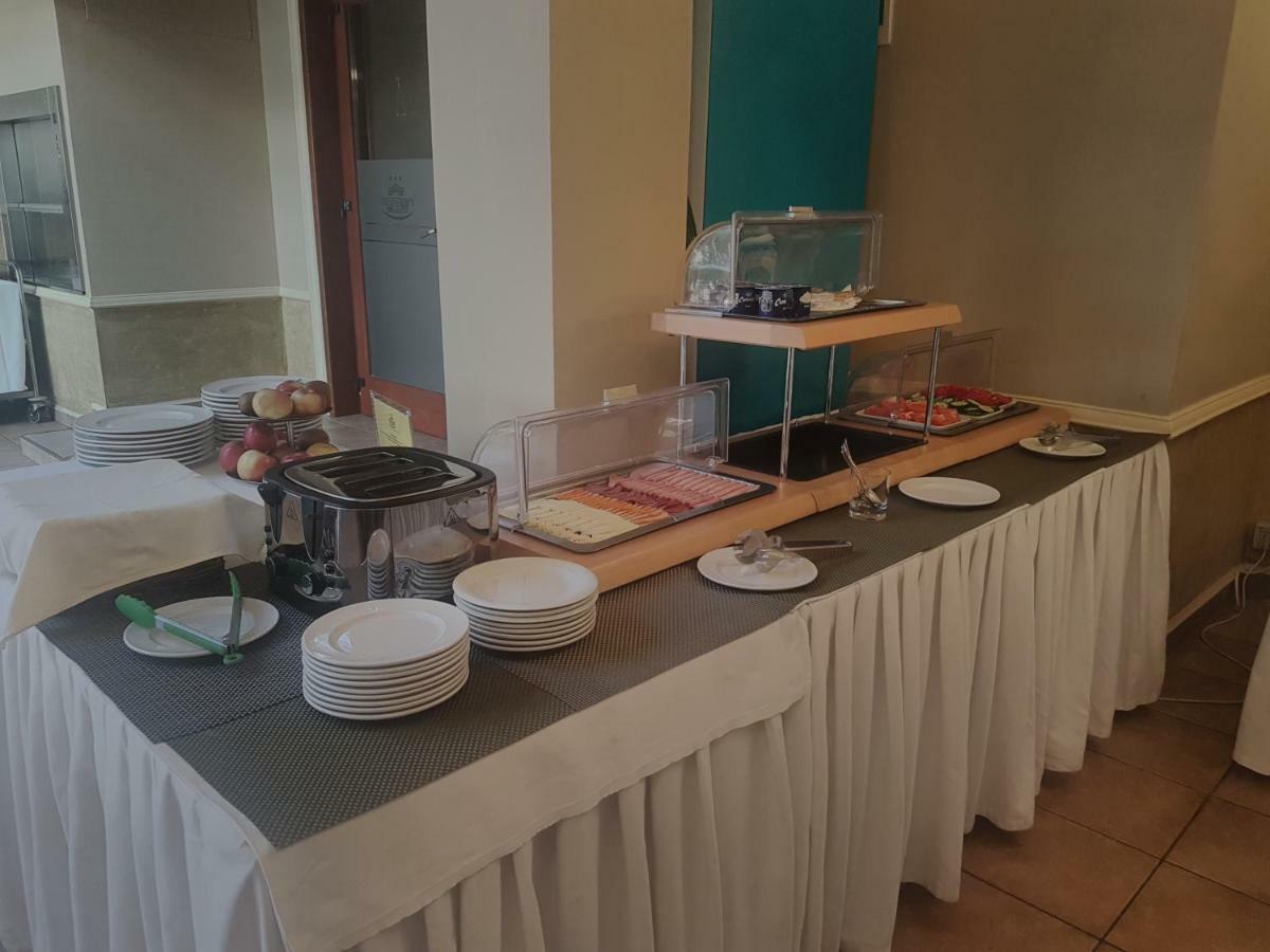 Hotel Garden Club ブラショフ エクステリア 写真